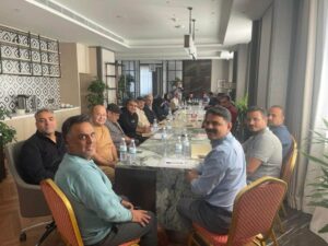 جلسه با سرکار خانم پابرجا رایزن بازرگانی ایران در لابی هتل (نمایشگاه کشاورزی و موادغذایی قزاقستان 2025)